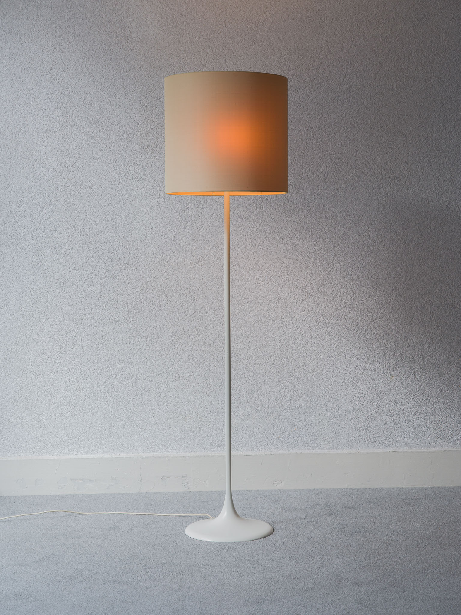 Tulpenfuss Stehleuchte