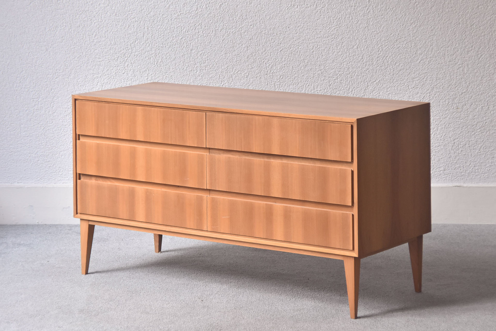 Commode en noyer